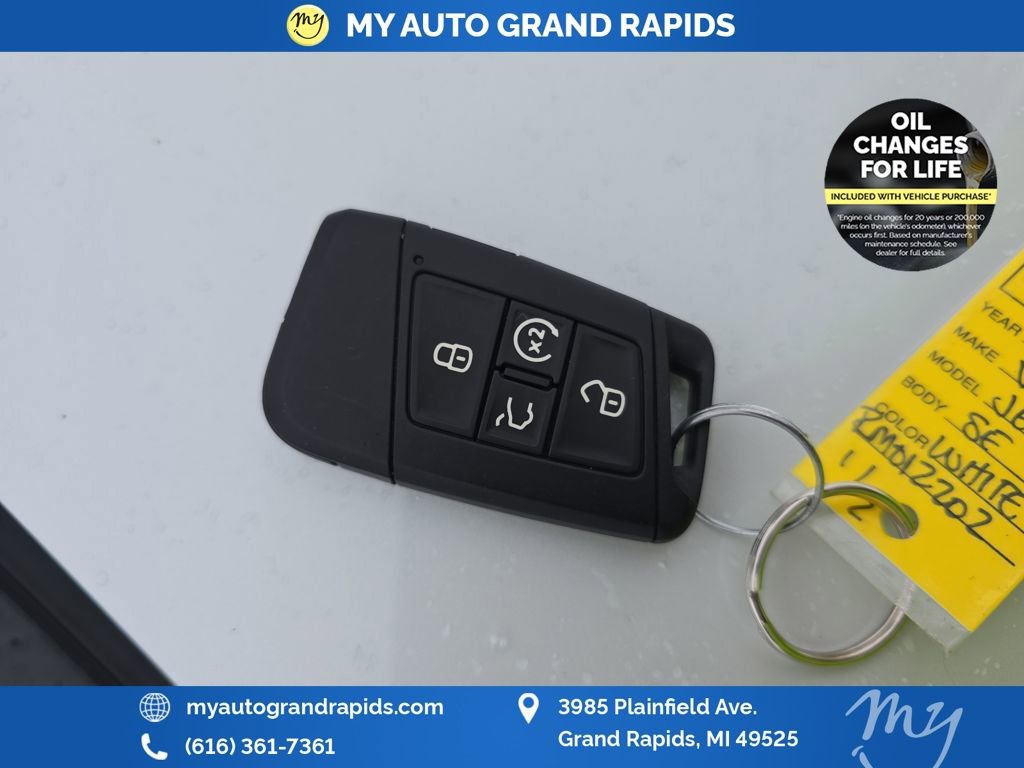 Used 2024 Volkswagen Jetta SE image 39