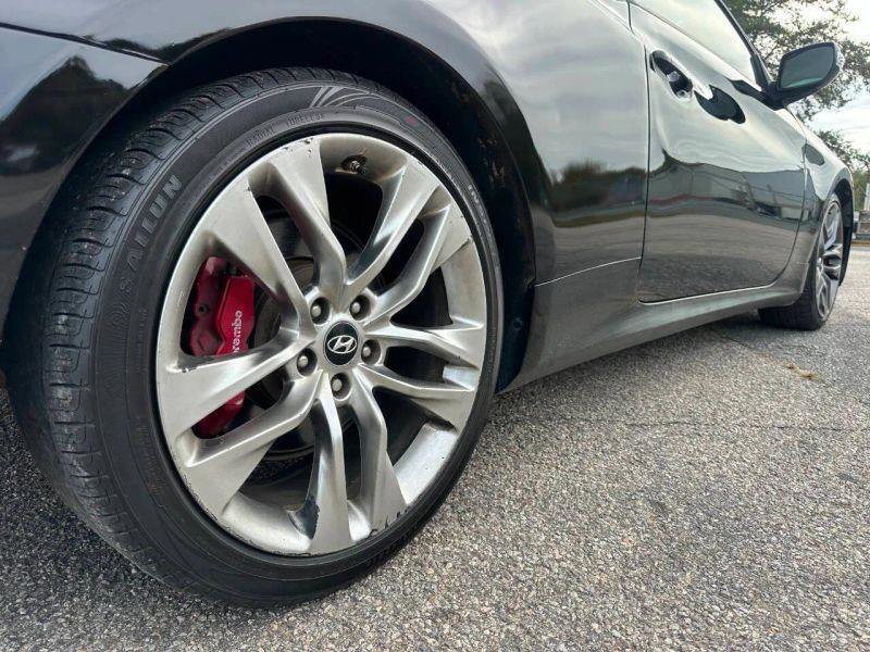 Used 2013 Hyundai Genesis 2.0T RWD image 7