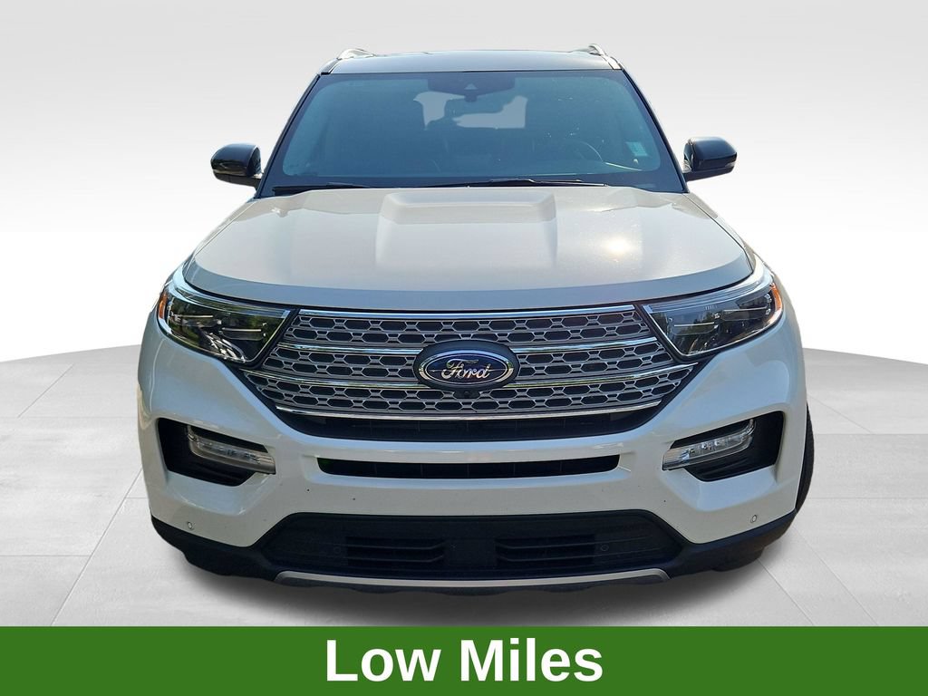 Used 2023 Ford Explorer Limited w/ Limited Technology Package RWD image 2