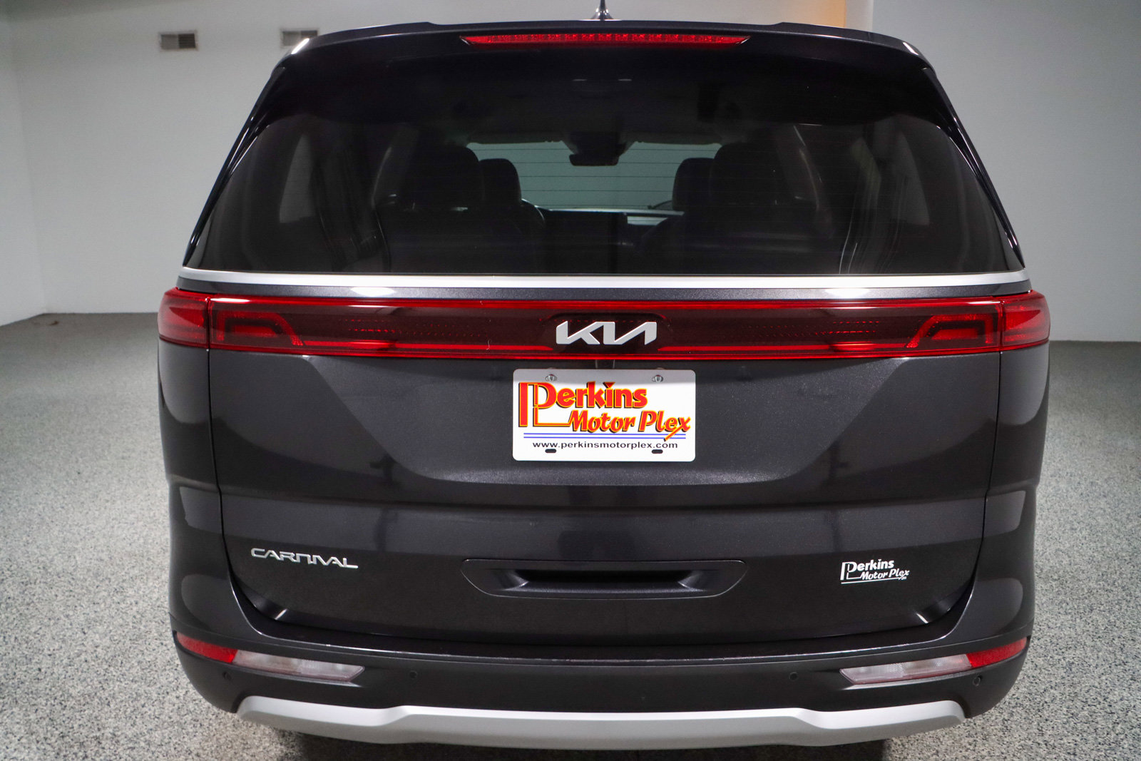 Used 2024 Kia Carnival LX image 8