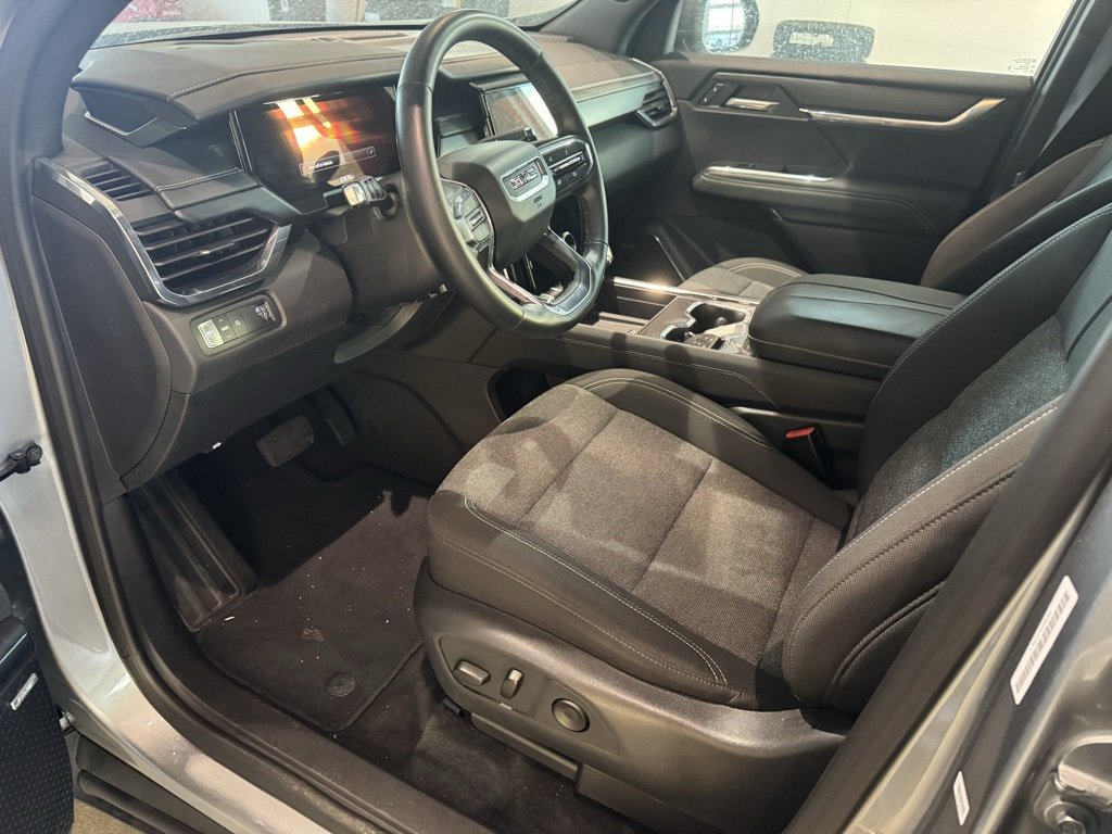 Used 2025 GMC Acadia Elevation image 5