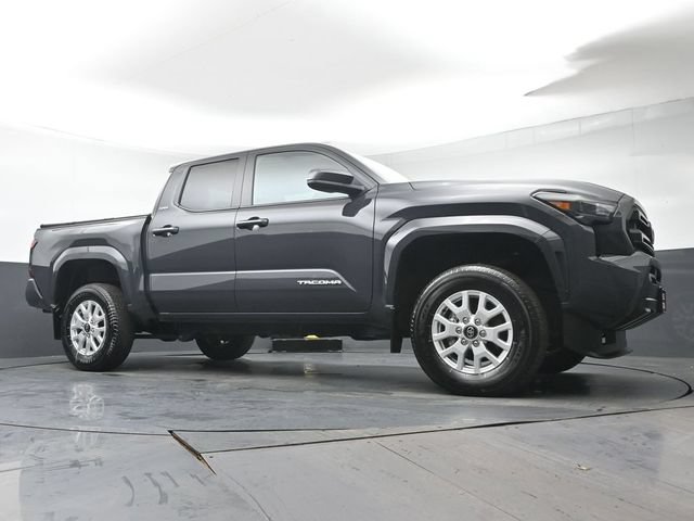 Certified 2024 Toyota Tacoma SR5 AWD/4WD image 36