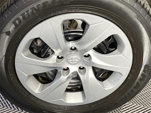 Used 2021 Toyota RAV4 LE image 28