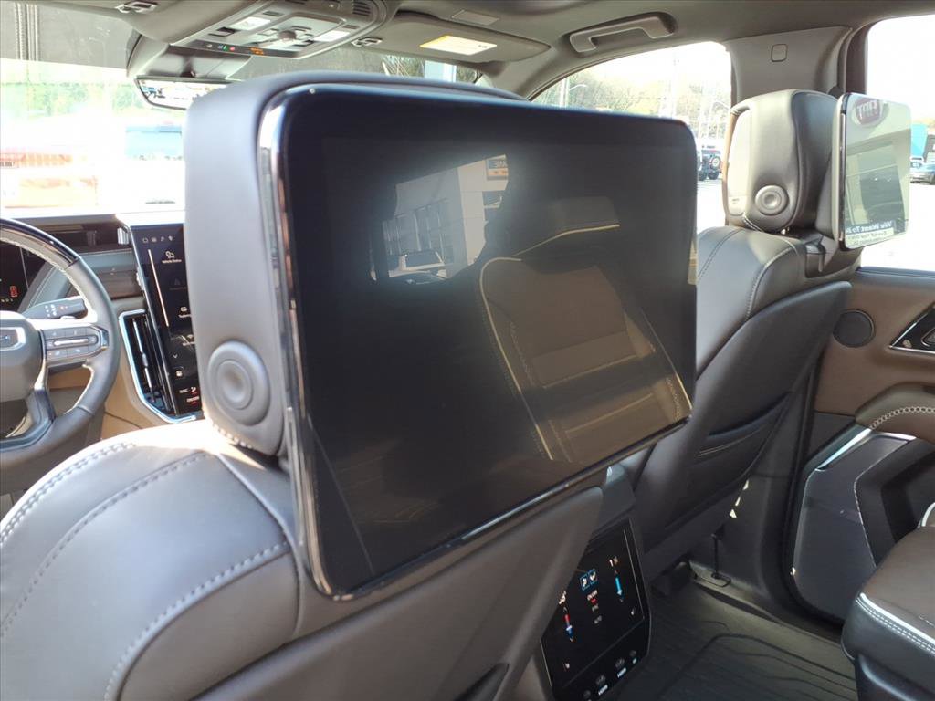 Used 2025 GMC Yukon Denali Ultimate w/ LPO, Floor Liner Package image 34