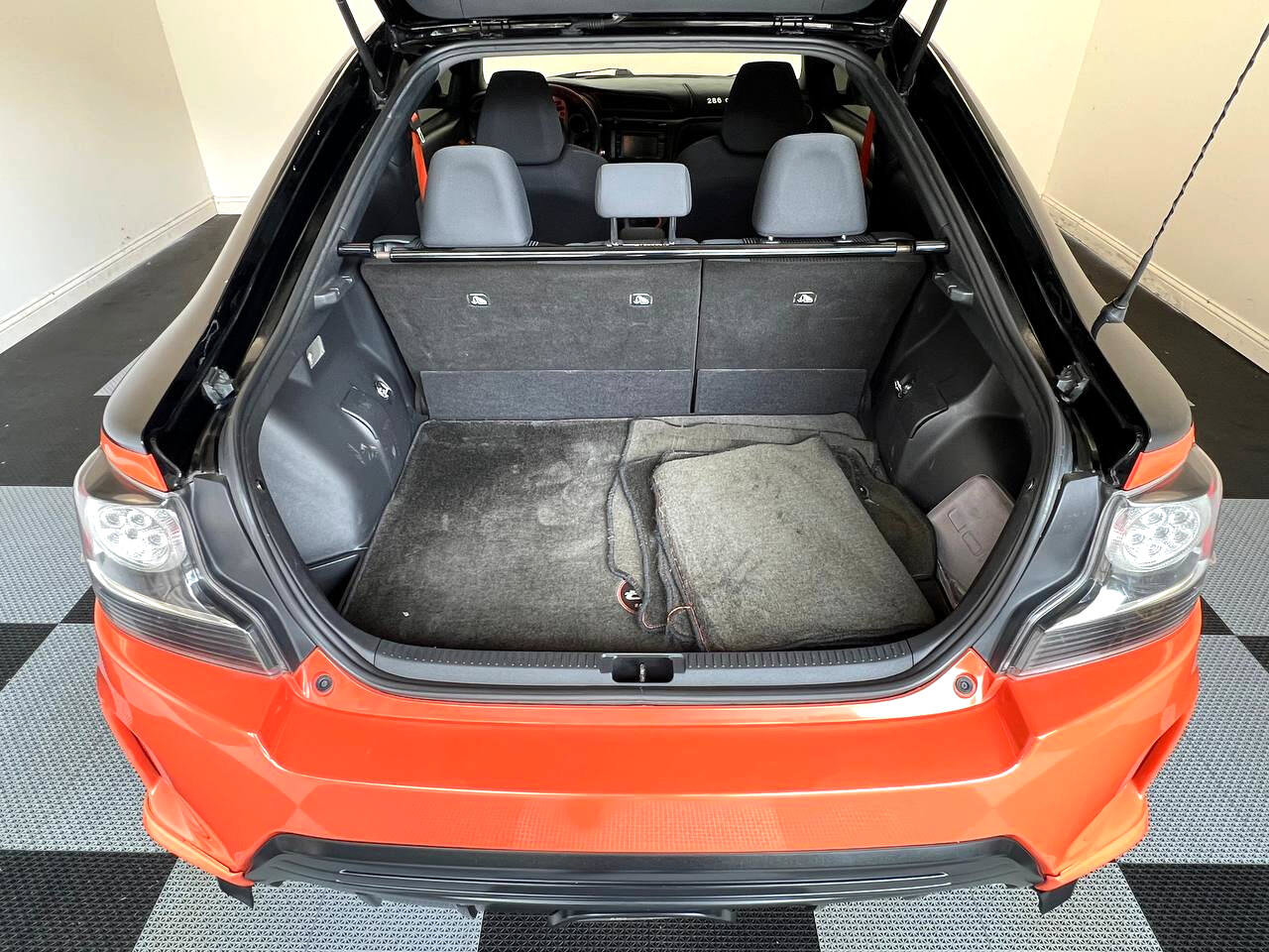 Used 2015 Scion tC image 25