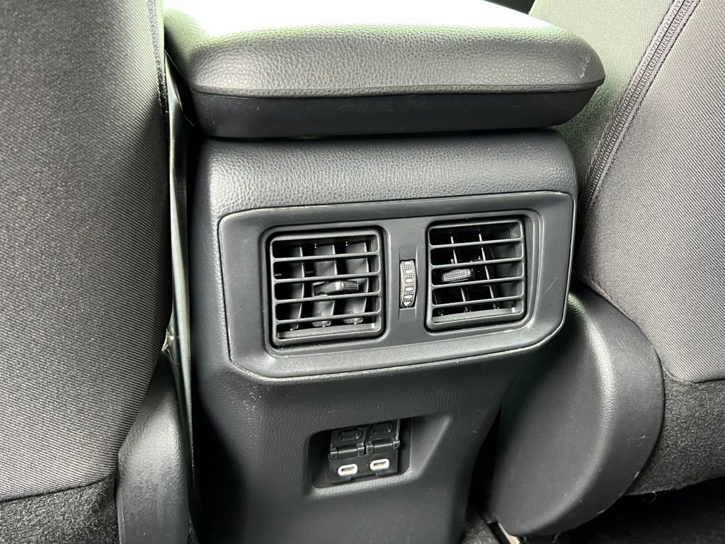 Used 2023 Toyota RAV4 SE image 14