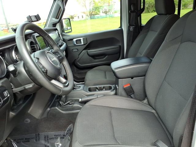 Used 2023 Jeep Gladiator Overland AWD/4WD image 13