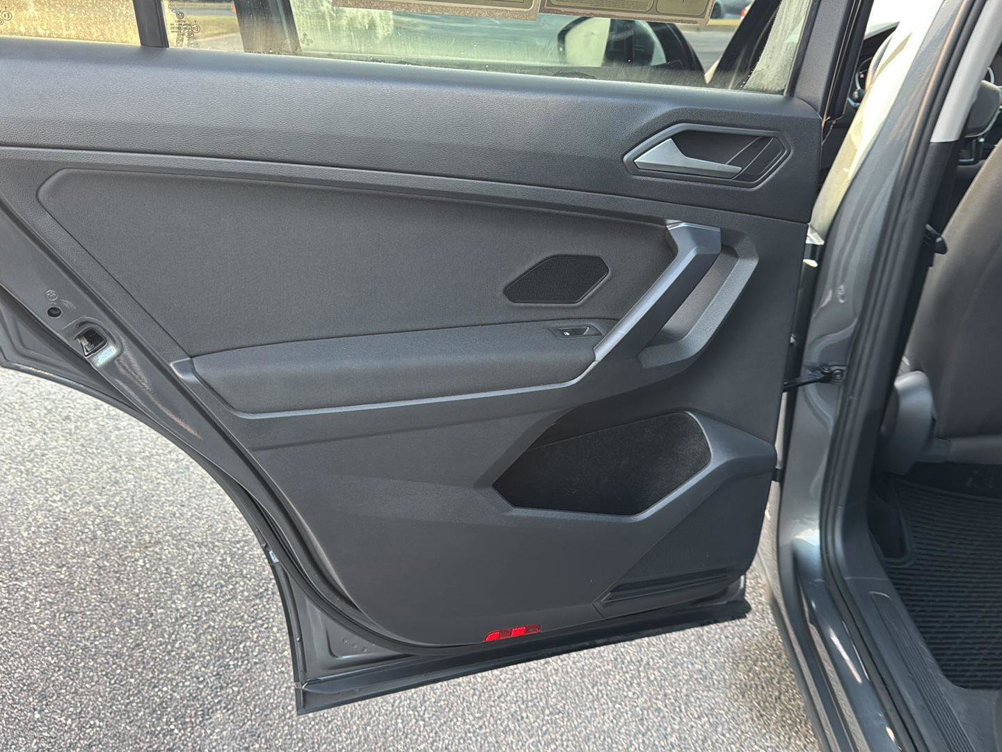 Used 2021 Volkswagen Tiguan S image 15