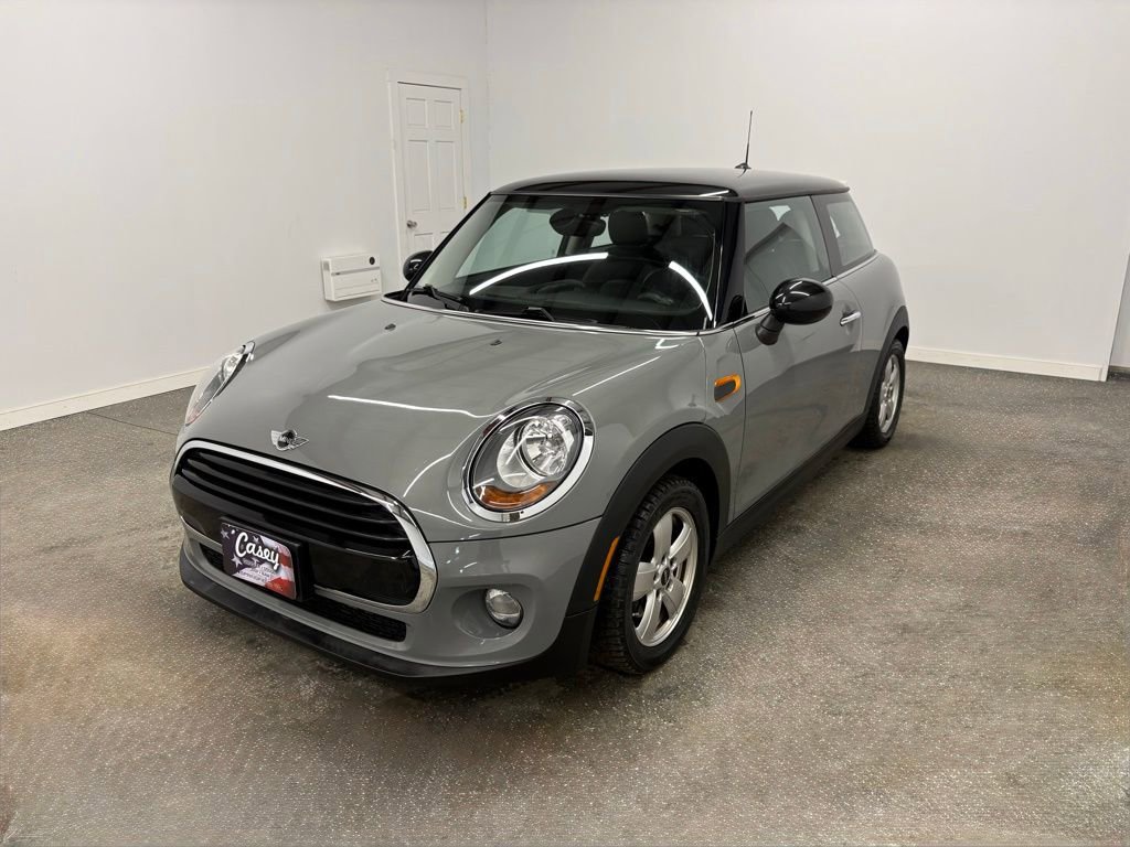 Used 2017 MINI Cooper 2-Door Hardtop image 3