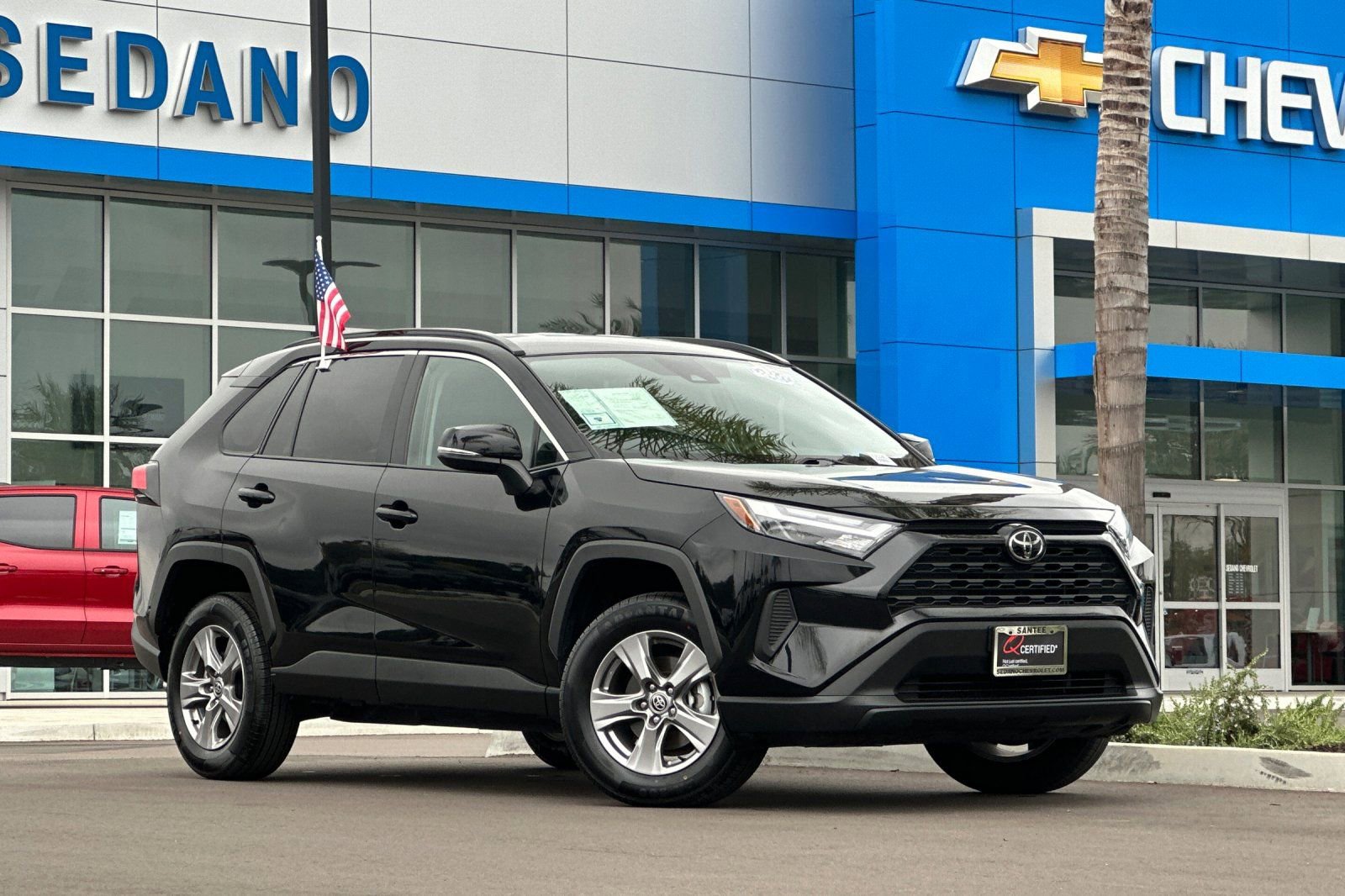 Used 2025 Toyota RAV4 XLE FWD image 2