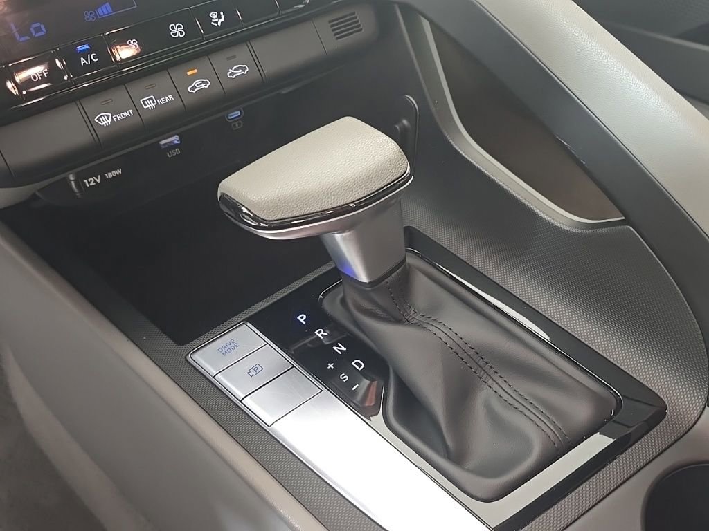 Used 2024 Hyundai Elantra SEL image 22