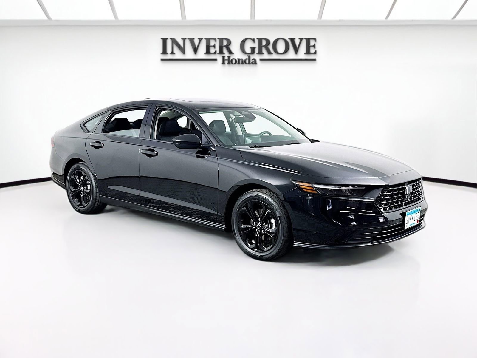 Certified 2025 Honda Accord SE image 3