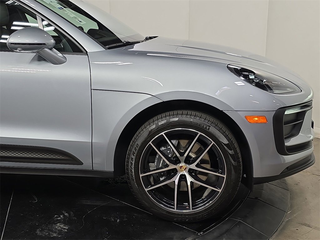 Used 2024 Porsche Macan image 11