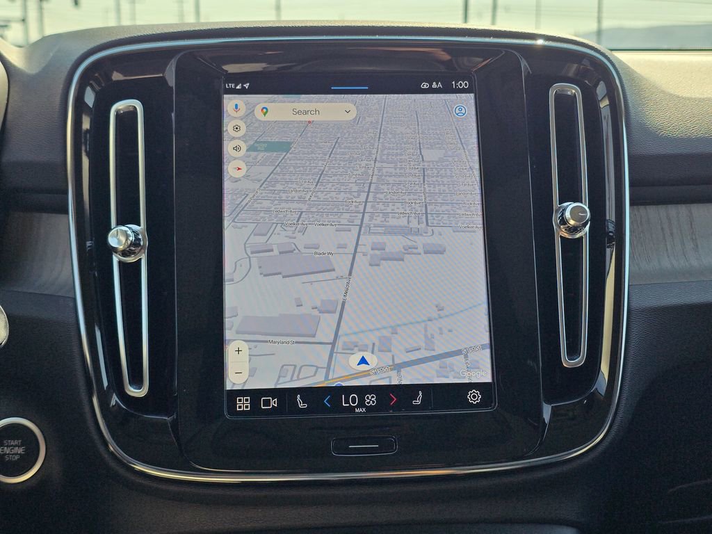 Used 2023 Volvo XC40 B5 Plus image 30