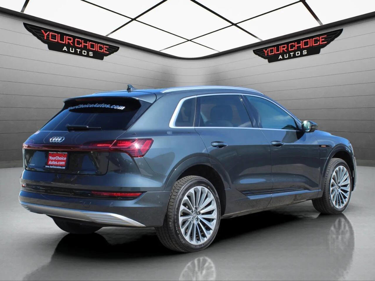 Used 2019 Audi e-tron Prestige image 5