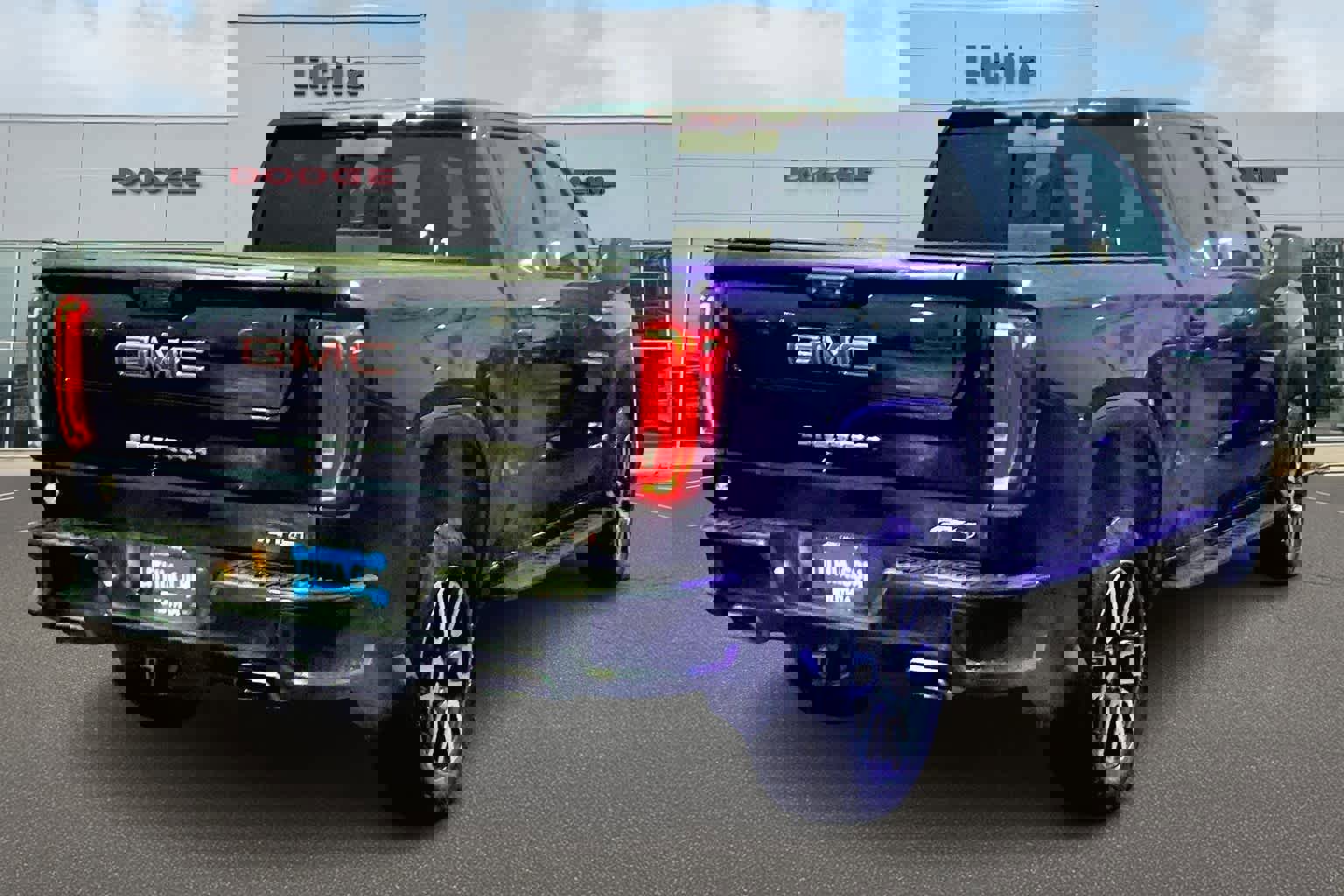 Used 2022 GMC Sierra 1500 AT4 w/ AT4 Premium Package image 23