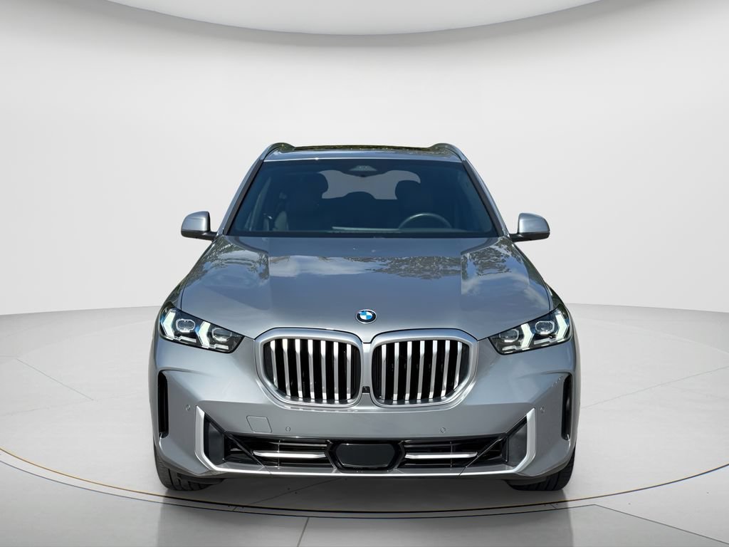 Certified 2024 BMW X5 sDrive40i w/ Premium Package RWD image 2
