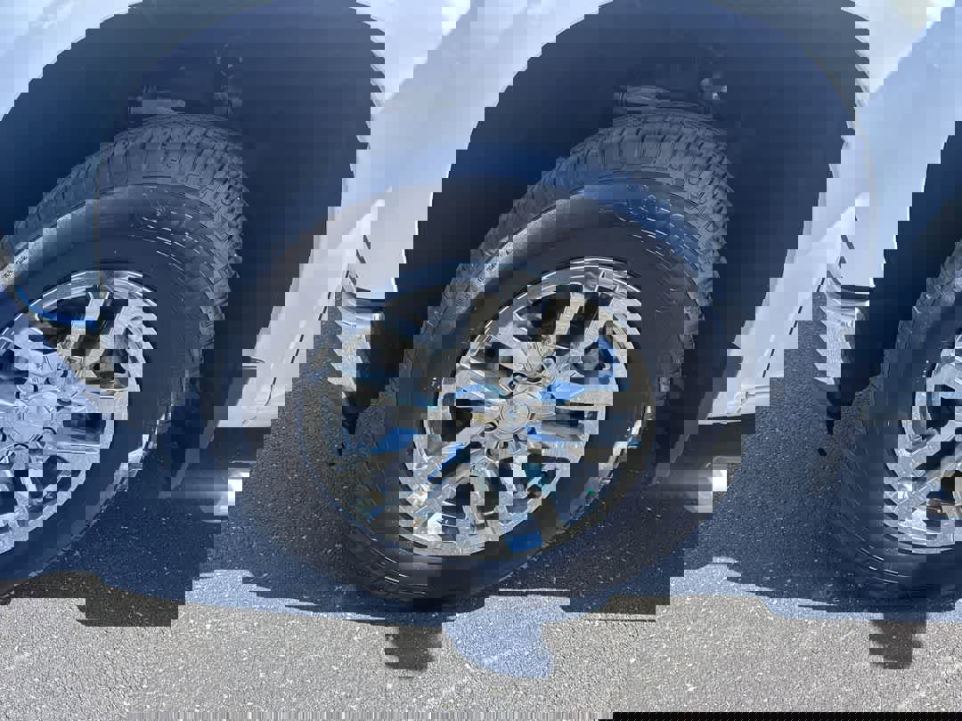 Used 2020 Chevrolet Silverado 1500 LT w/ All-Star Edition image 10