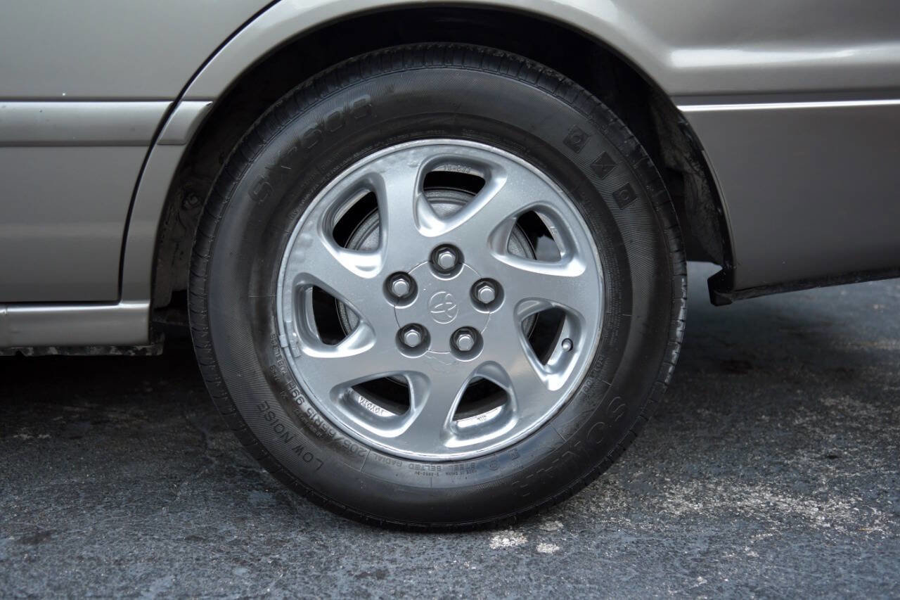 Used 2001 Toyota Camry XLE image 20