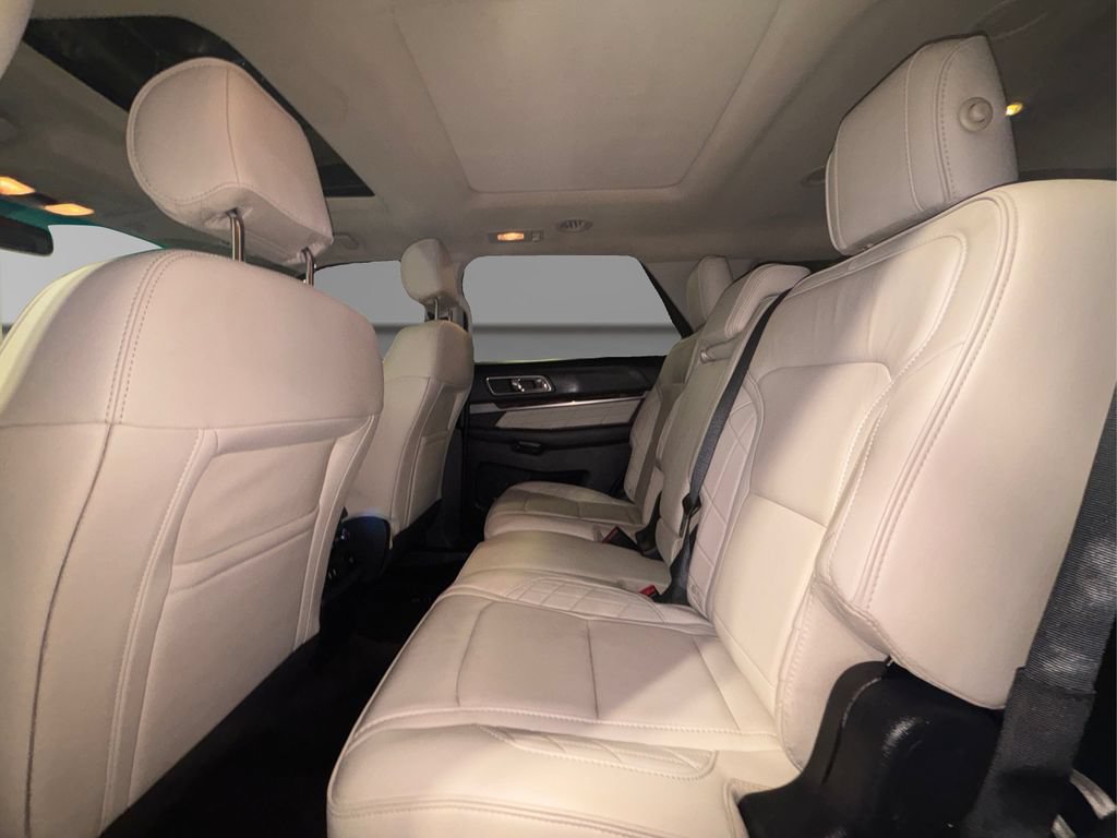 Used 2017 Ford Explorer Platinum AWD/4WD image 11