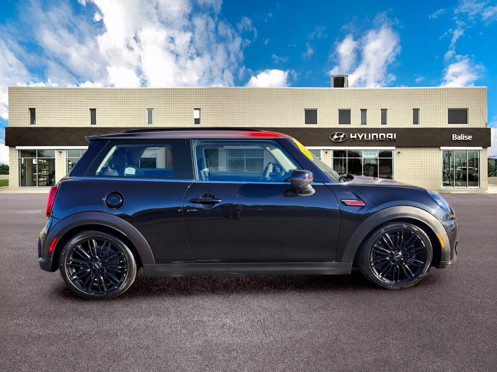 Used 2024 MINI Cooper S FWD image 3