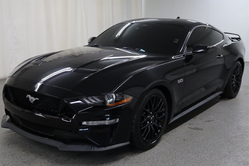 Used 2021 Ford Mustang GT Premium w/ GT Performance Package RWD image 3