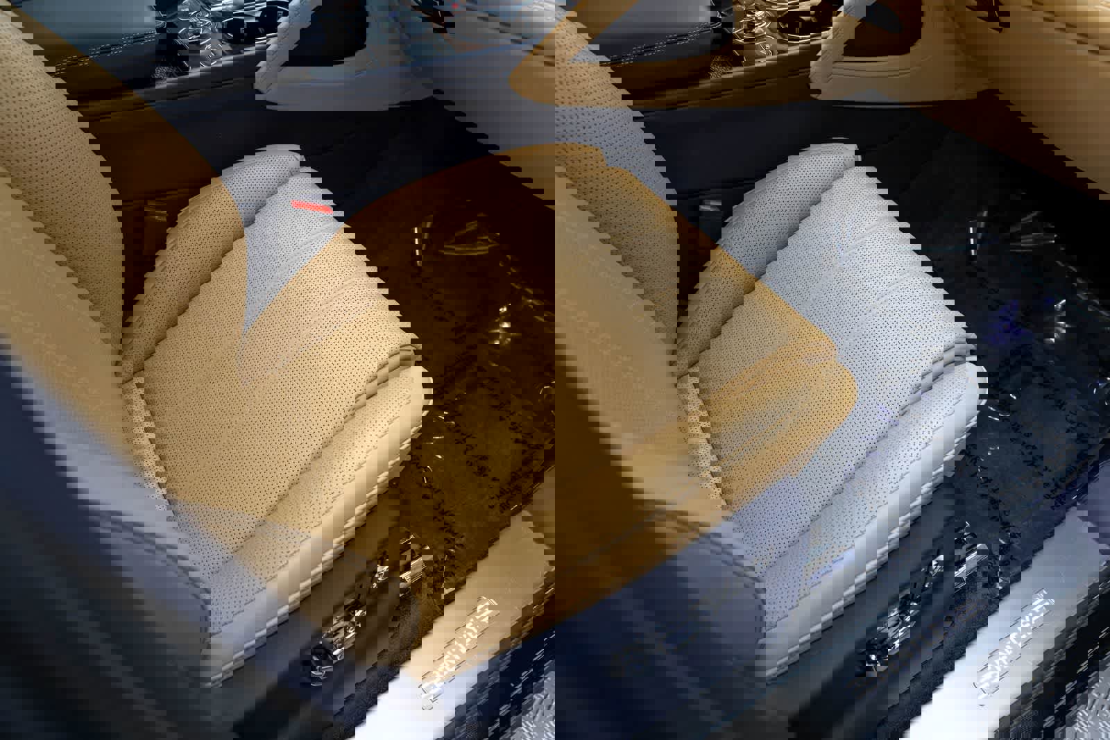 Used 2021 Bentley Bentayga image 57