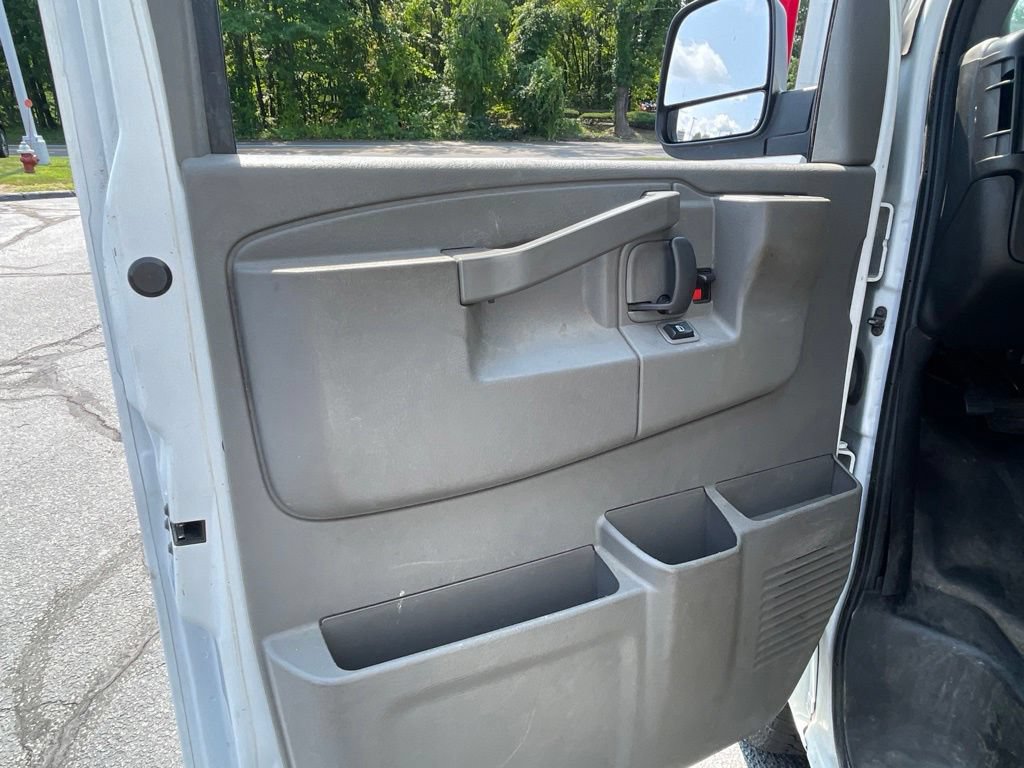Used 2021 Chevrolet Express 3500 w/ Power Convenience Package RWD image 9