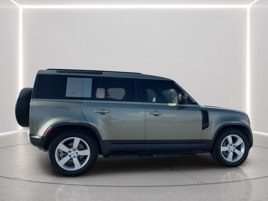 Used 2021 Land Rover Defender 110 SE AWD/4WD image 9