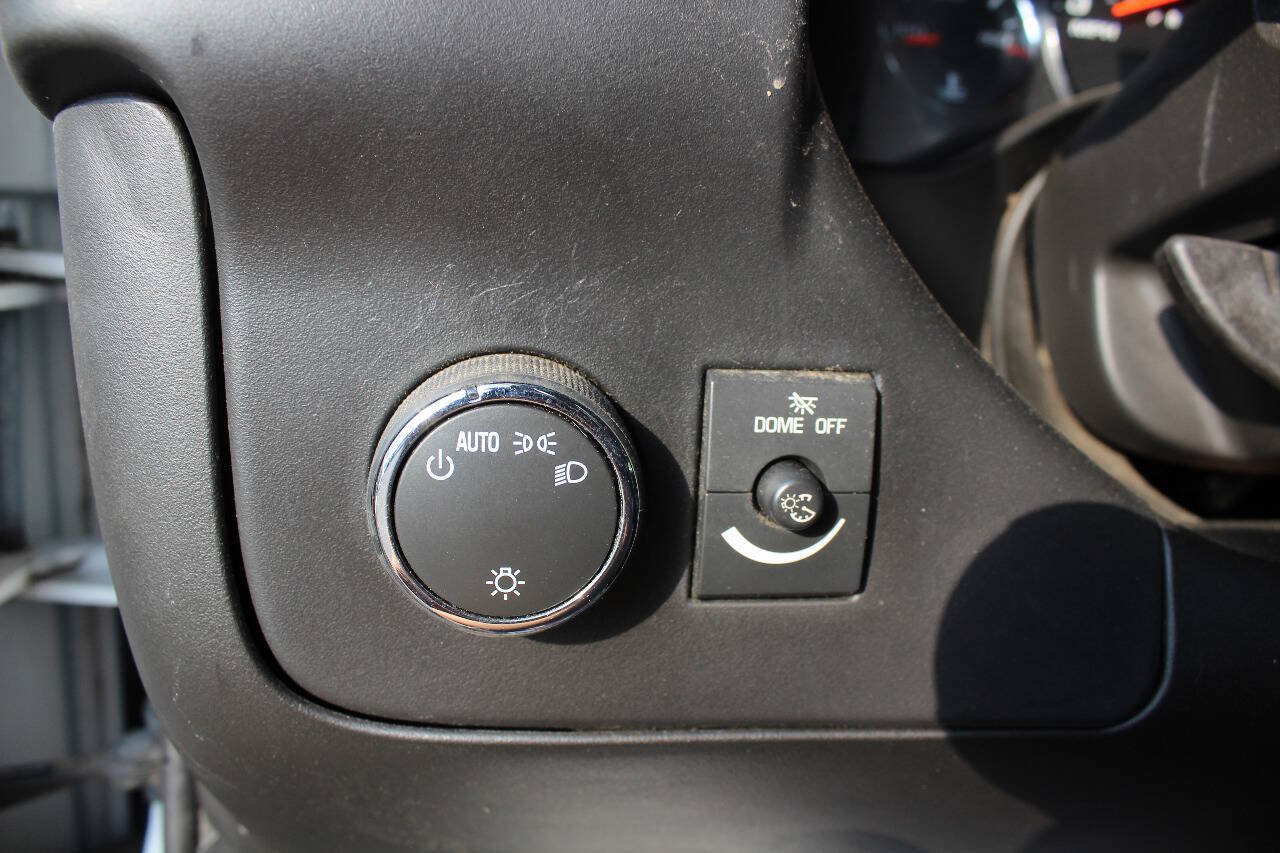 Used 2015 Chevrolet Express 3500 RWD image 11