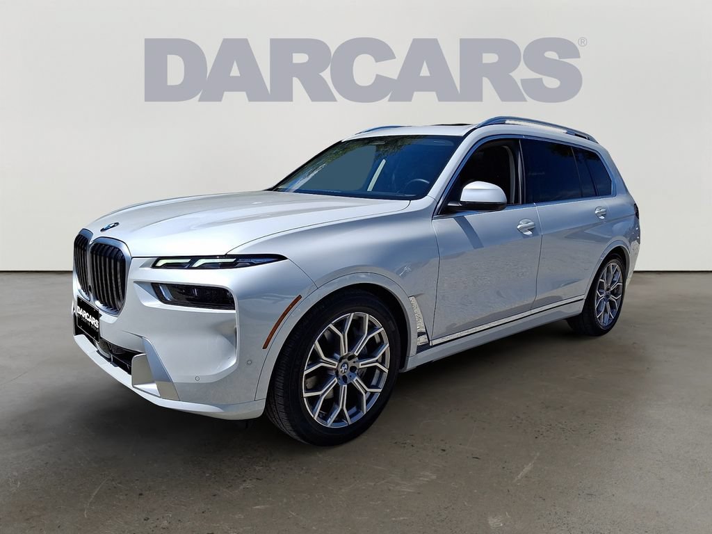Used 2025 BMW X7 xDrive40i w/ Executive Package AWD/4WD image 3