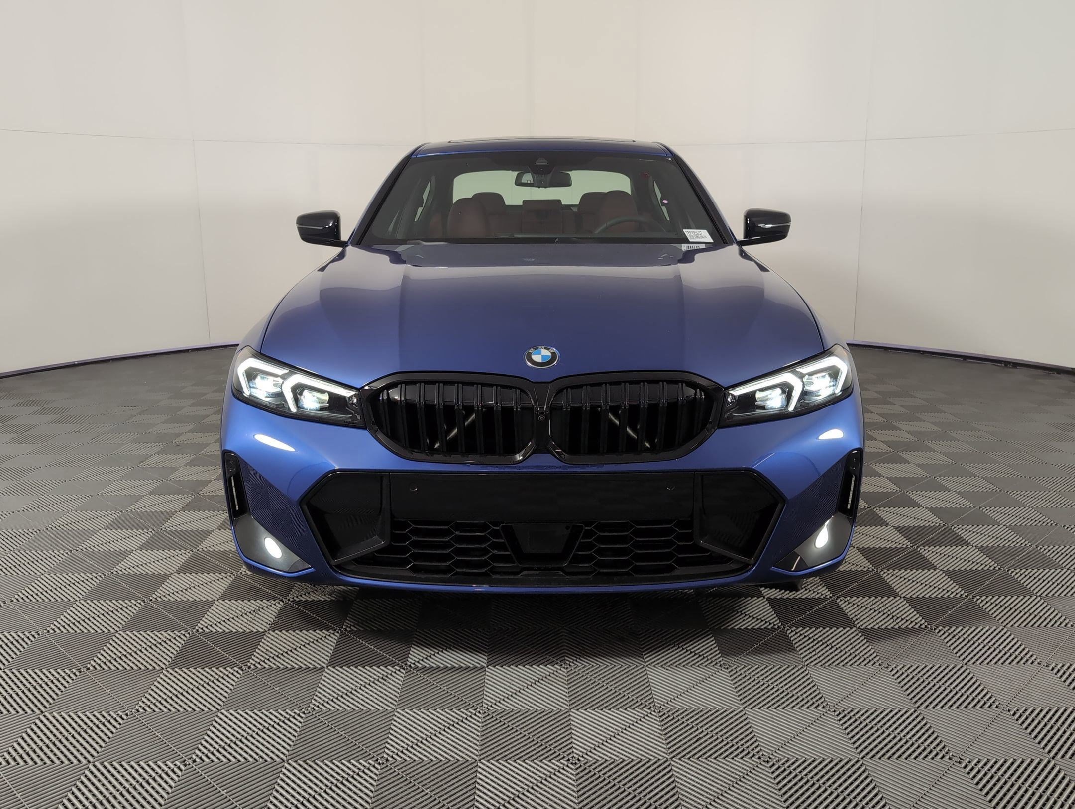 Used 2026 BMW 330i Sedan w/ M Sport Package image 5