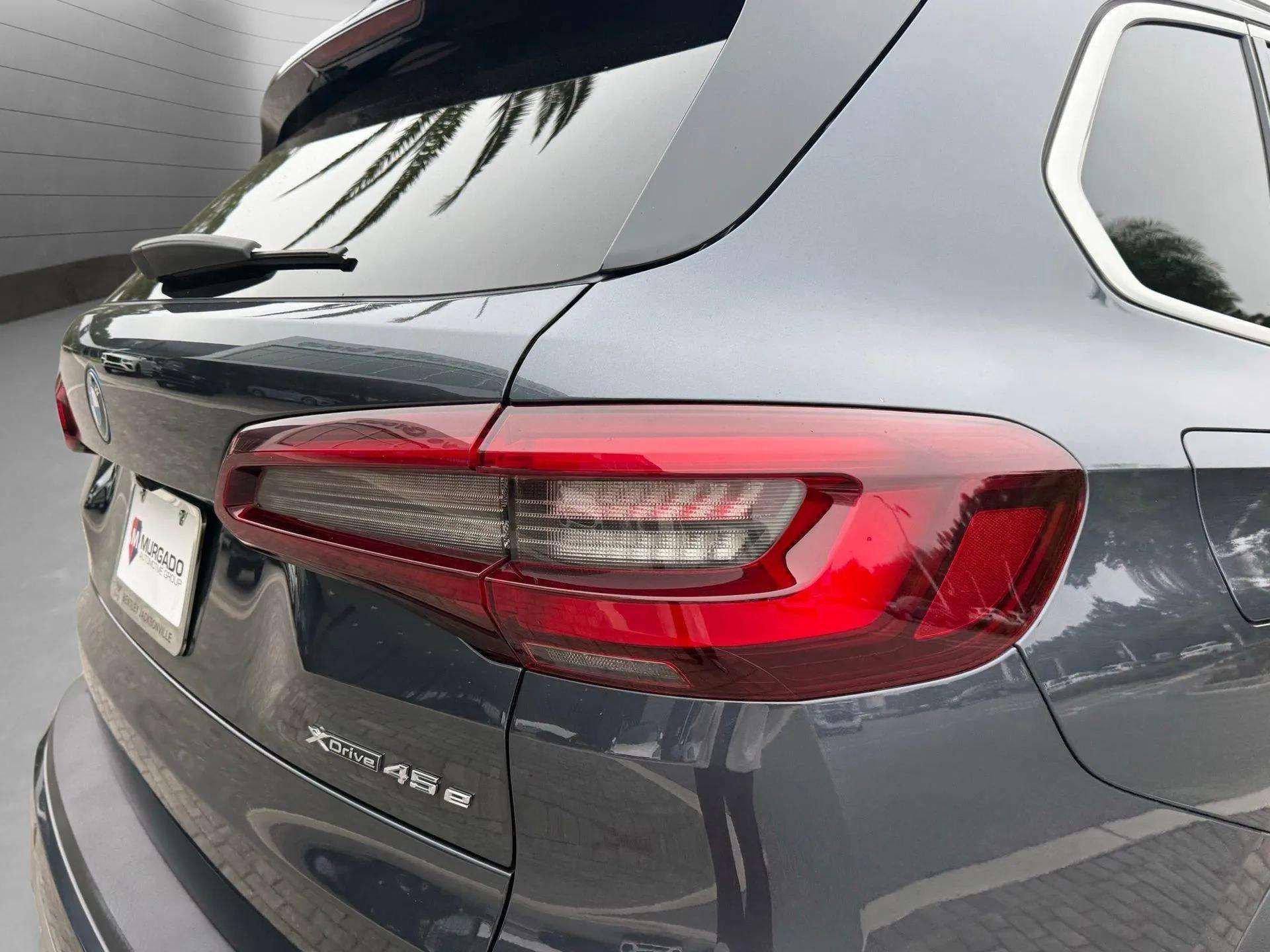 Used 2022 BMW X5 xDrive45e w/ Climate Comfort Package image 53