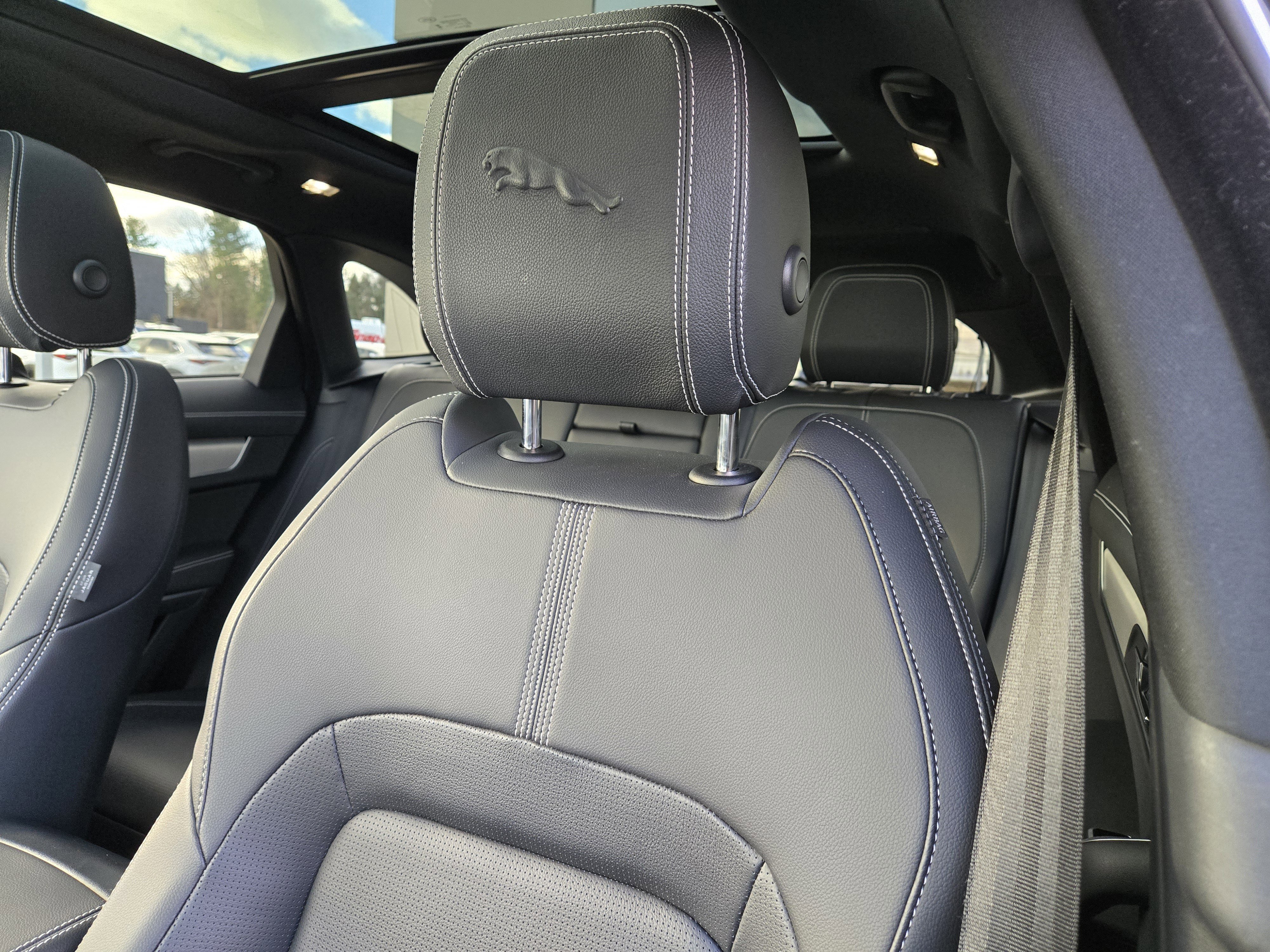 Certified 2026 Jaguar F-PACE R-Dynamic S image 11