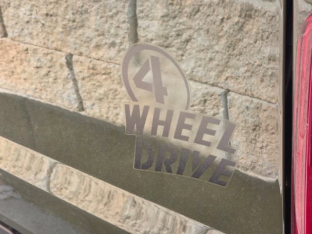 Used 2023 Jeep Gladiator Willys image 10