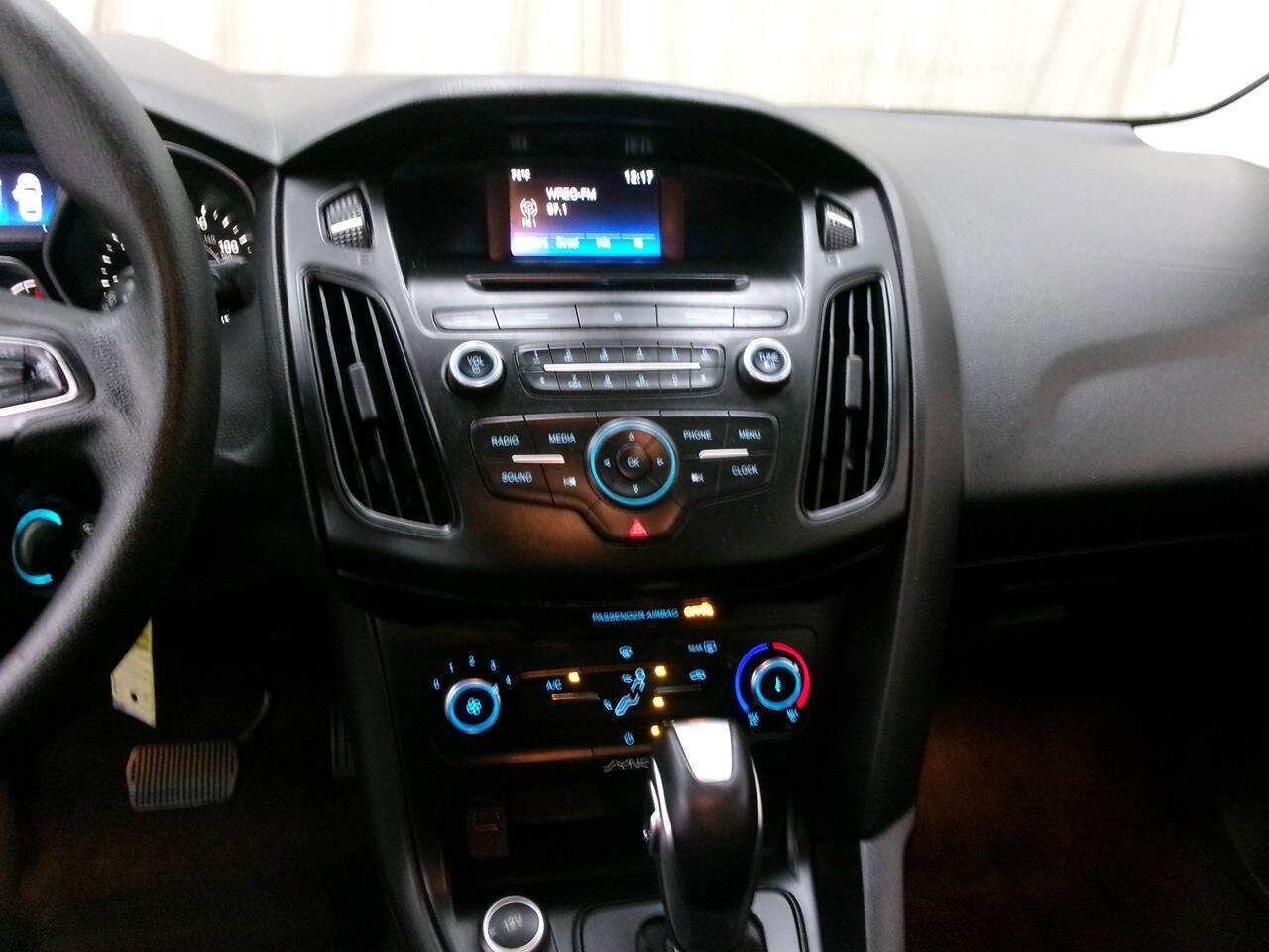 Used 2016 Ford Focus SE FWD image 29