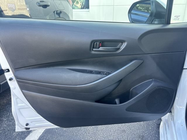 Used 2025 Toyota Corolla LE FWD image 17