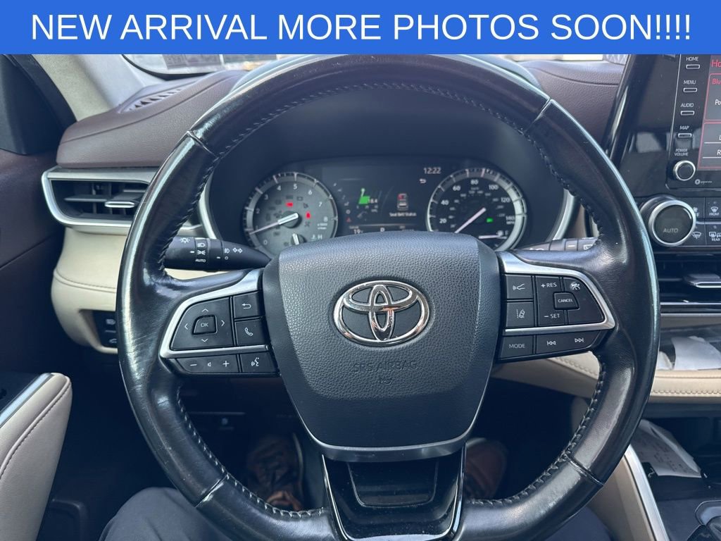 Used 2020 Toyota Highlander XLE image 14