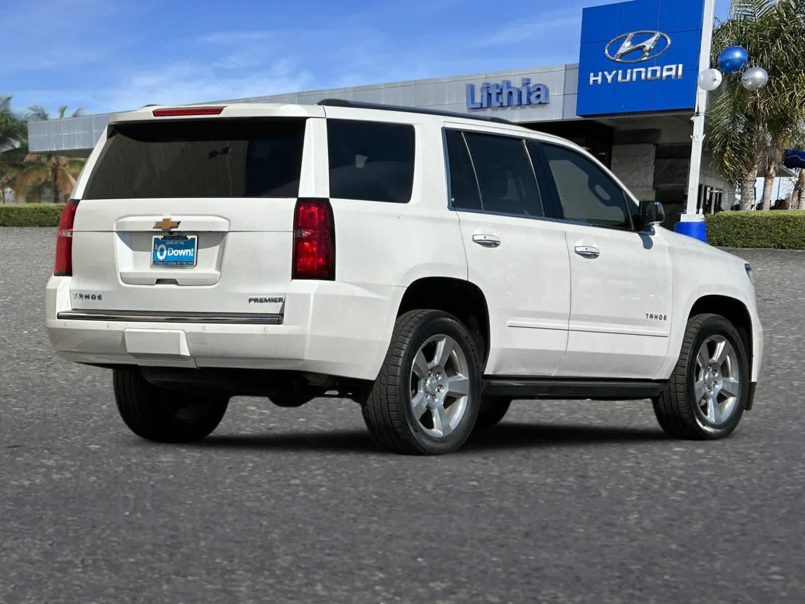 Used 2020 Chevrolet Tahoe Premier w/ Premier 6.2L Value Package AWD/4WD image 3