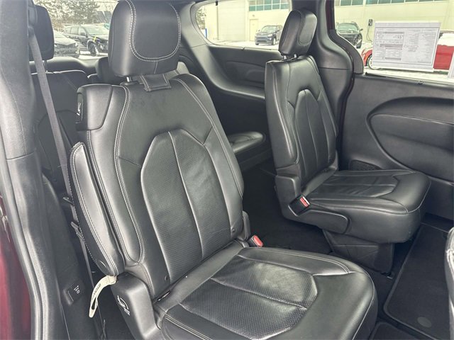Used 2021 Chrysler Pacifica Touring-L w/ Uconnect Theater Family Group image 23