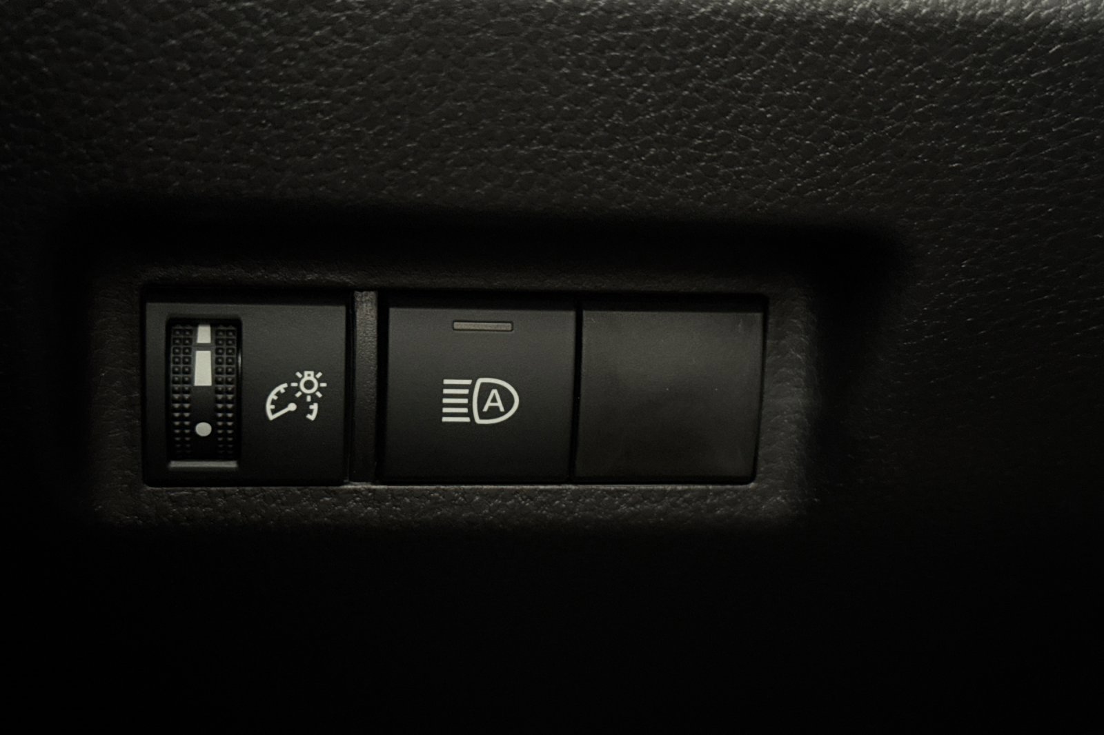 Certified 2025 Toyota RAV4 XLE image 34