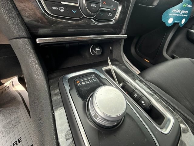 Used 2019 Chrysler 300 Touring w/ Chrome Appearance Package RWD image 23