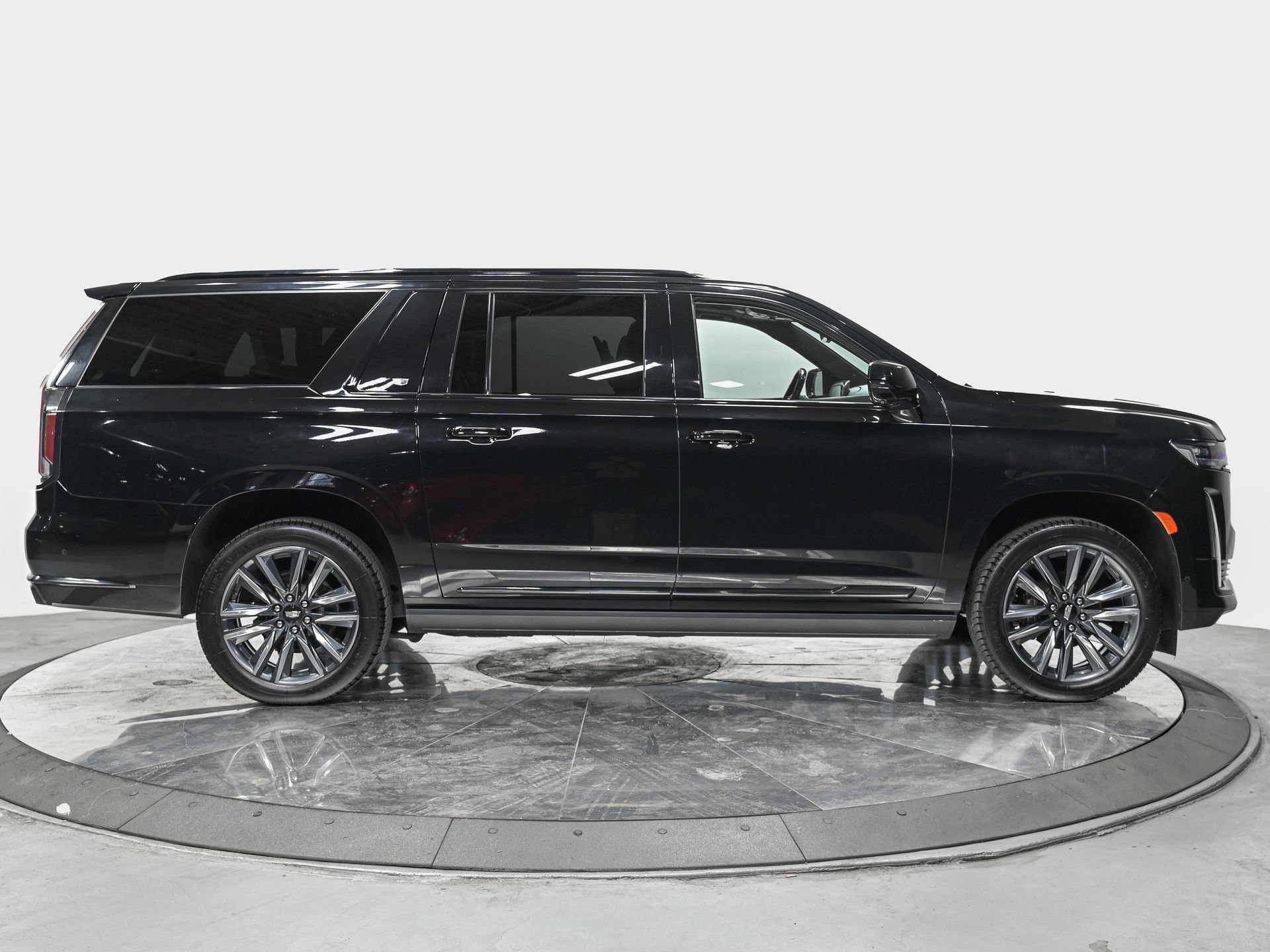 Used 2021 Cadillac Escalade ESV Sport w/ Driver Assist Tech Package AWD/4WD image 8
