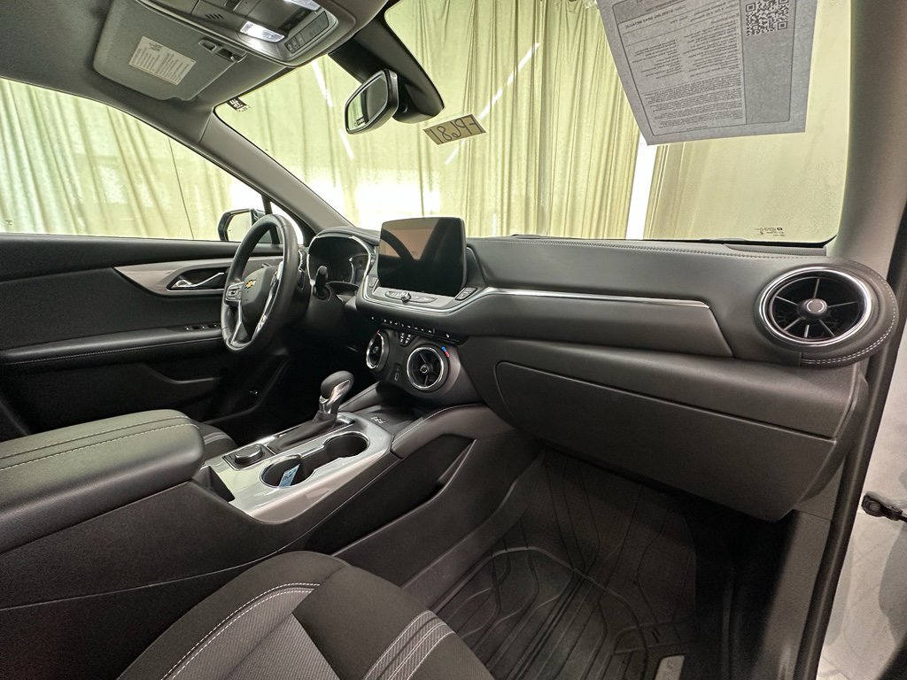 Certified 2024 Chevrolet Blazer LT w/ Convenience Package image 17