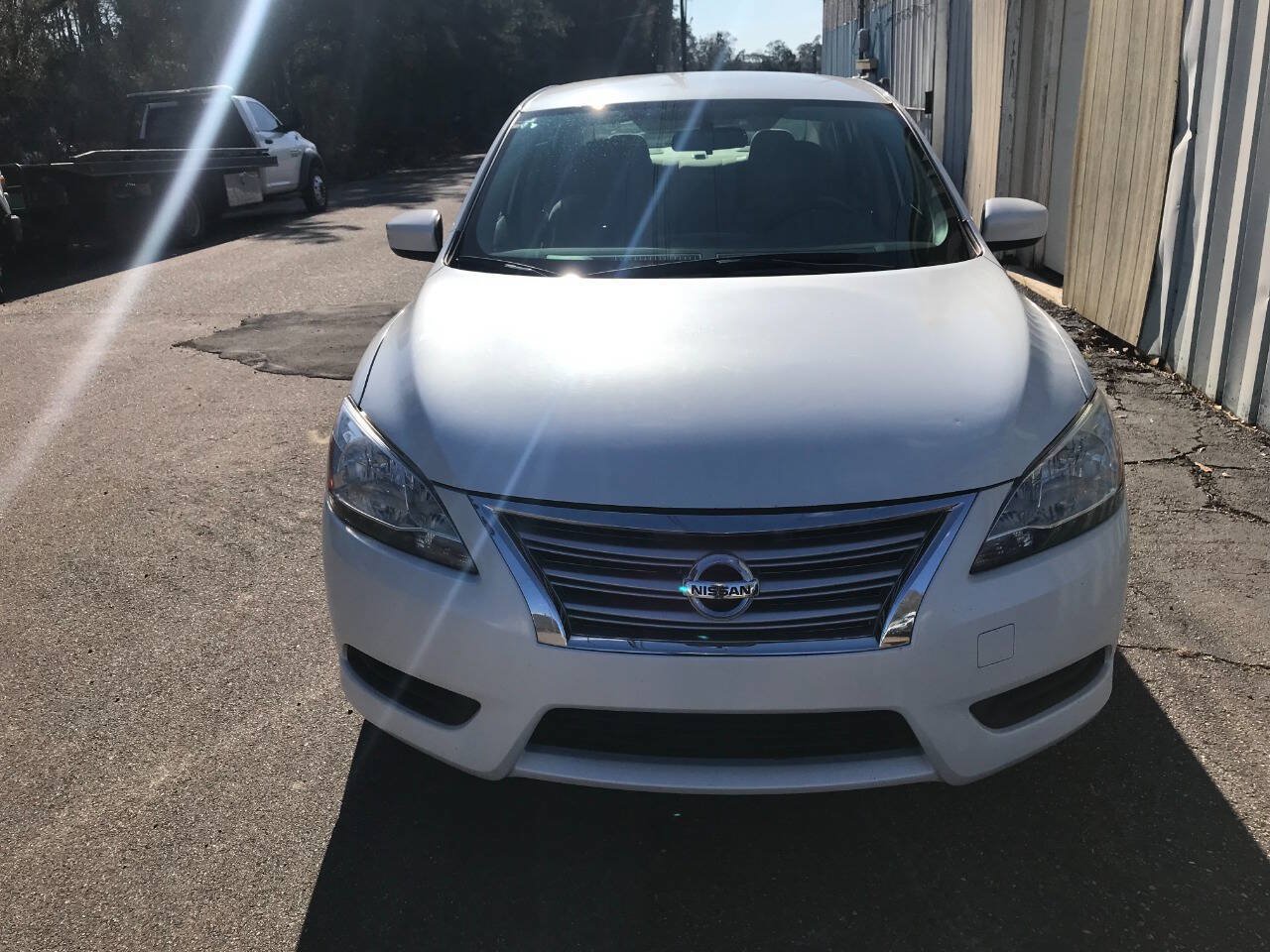 Used 2019 Nissan Sentra S w/ Appearance Package FWD image 3