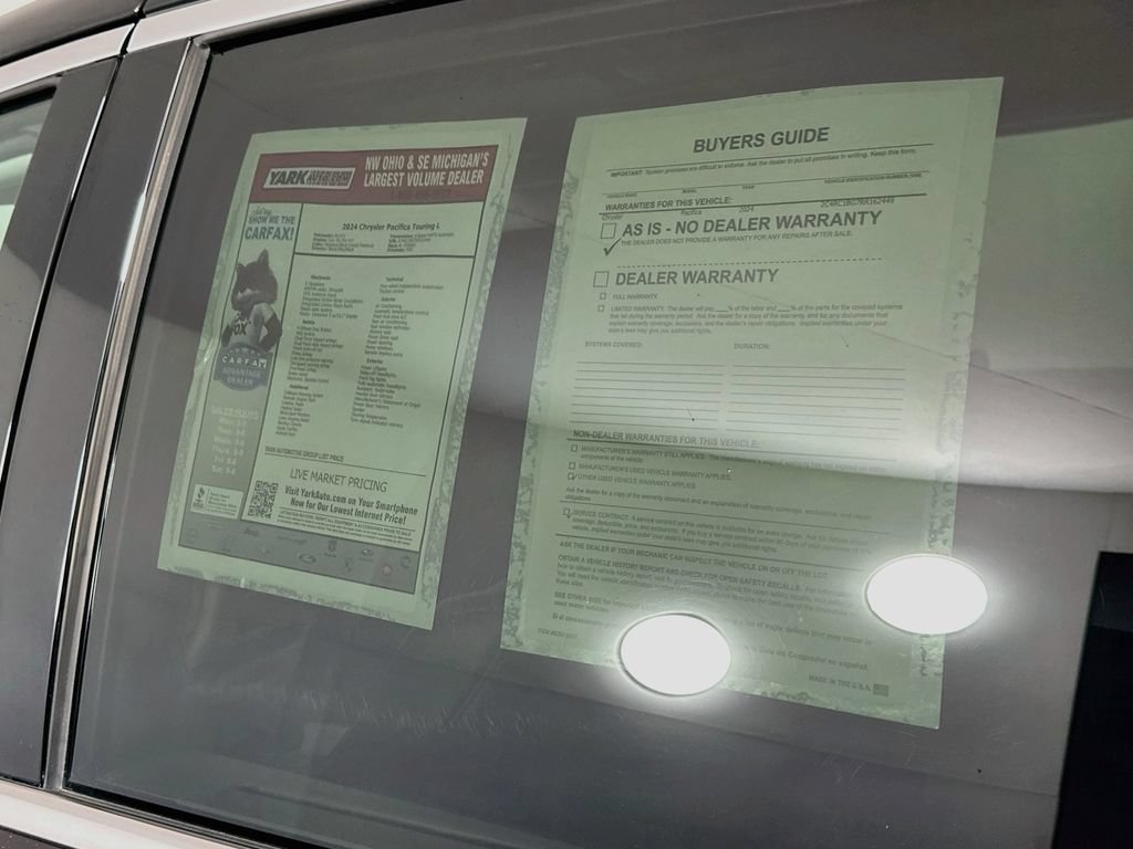 Certified 2024 Chrysler Pacifica Touring-L FWD image 15