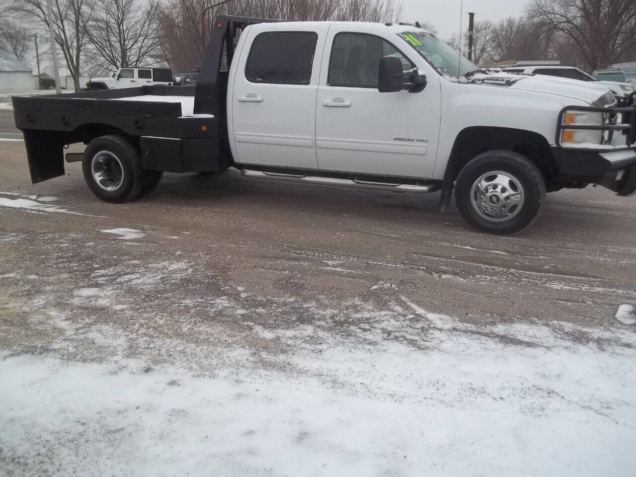 Used 2011 Chevrolet Silverado 3500 LTZ w/ LTZ Plus Package AWD/4WD image 2