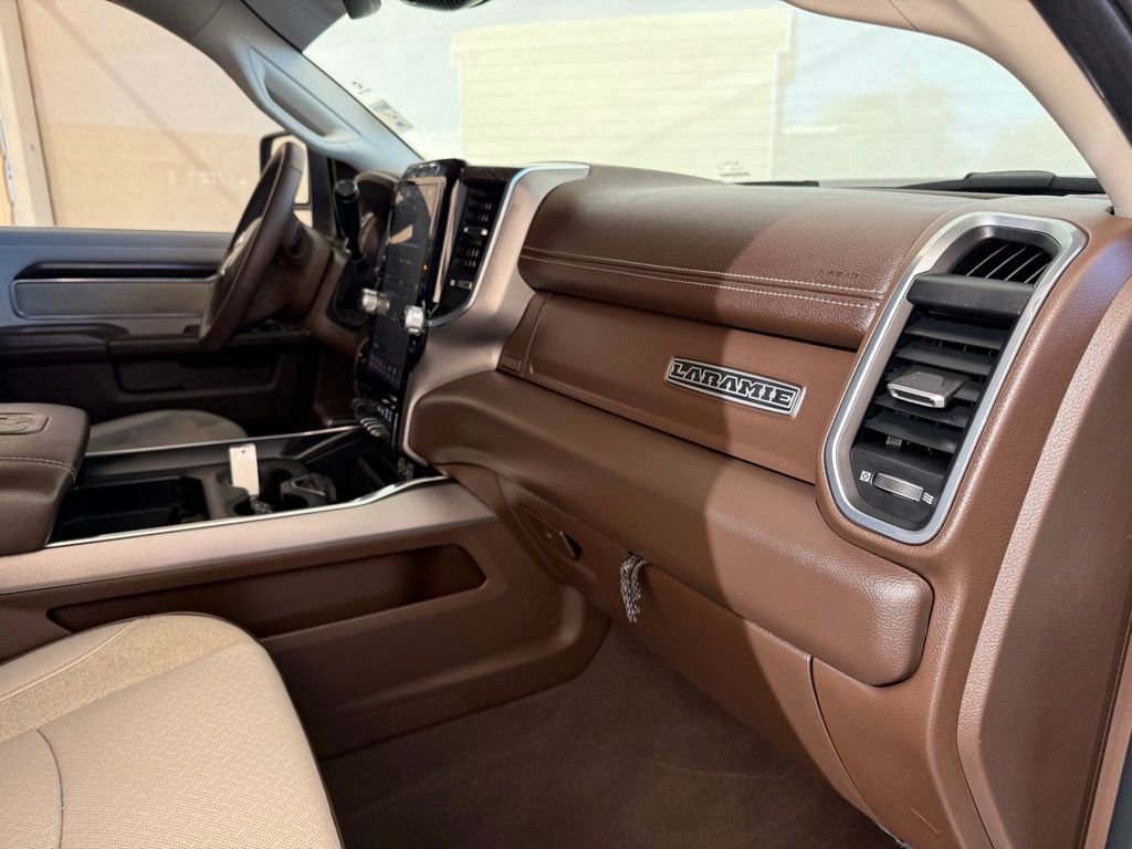 Used 2025 RAM 3500 Laramie AWD/4WD image 16