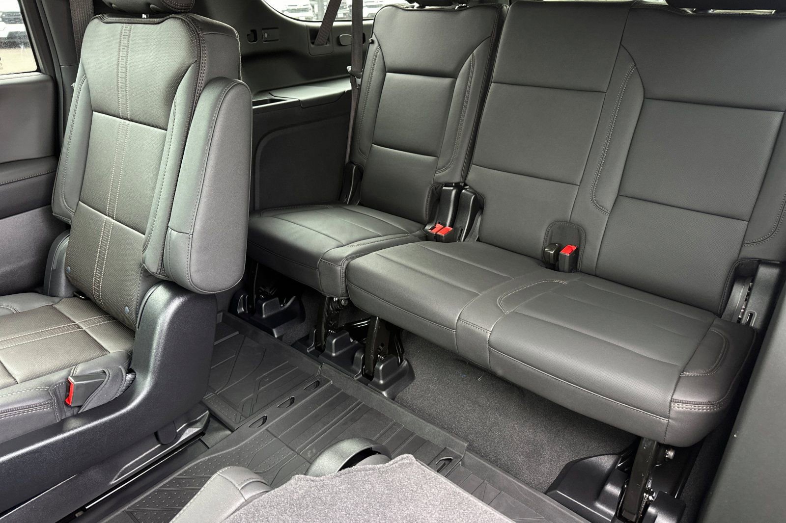 New 2026 Chevrolet Suburban High Country w/ LPO, Illumination Package image 15