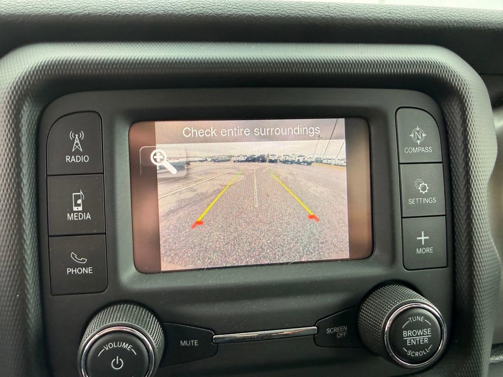 Used 2020 Jeep Gladiator Sport image 16